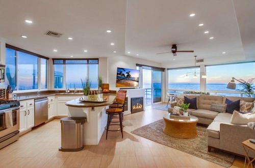 Central Mission Beach House | Aloha Breeze 2
