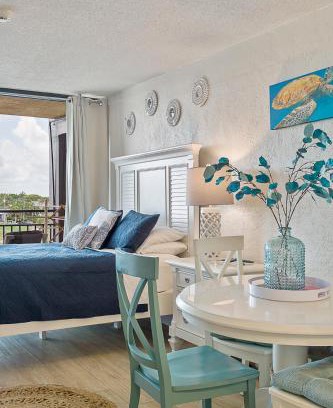 Daytona Beach Shores Apartment | Aloha Hibiscus Room,Sunset Views - Hawaiian Inn Beach Resort