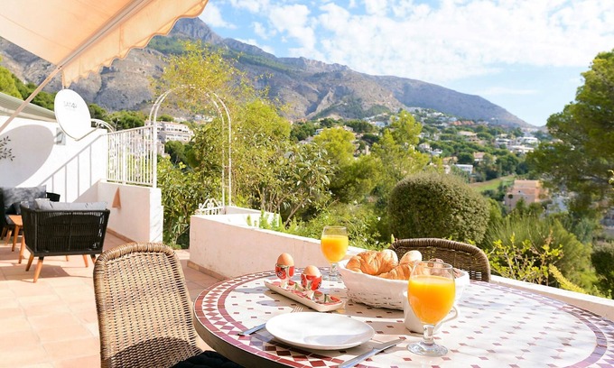 Altea la Vella Apartment | Altea Garden and Pool Apartment Don Cayo 17 - Altea, Costa Blanca