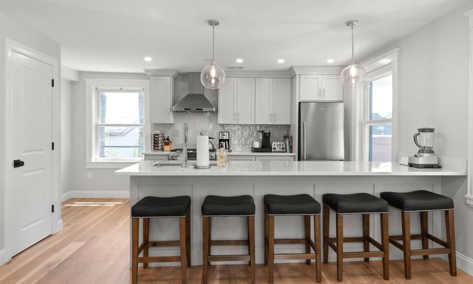 Andover Apartment | Amazing 2 Bedroom 1.5 Bath, Fully Renovated, Andovers Historic Shawsheen Village
