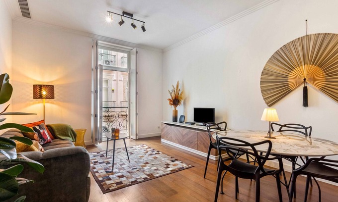 Chiado Apartment | Amazing 2 bedroom, 2 bathrooms apartment in the heart Lisbon Chiado city center