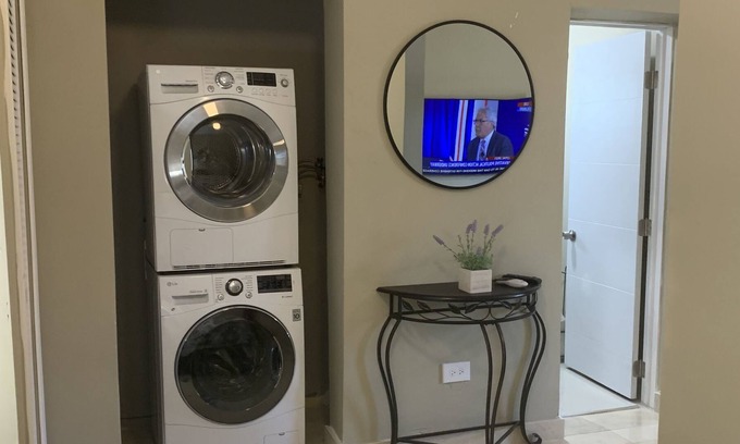 North Miami Beach Apartment | Amazing Apartment close to the Beach ,mall ,Park and more
