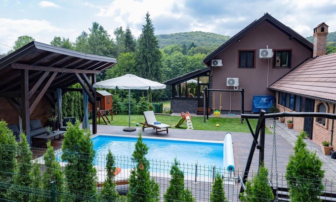 Brestovac House | Amazing home in Novo Zvecevo with sauna