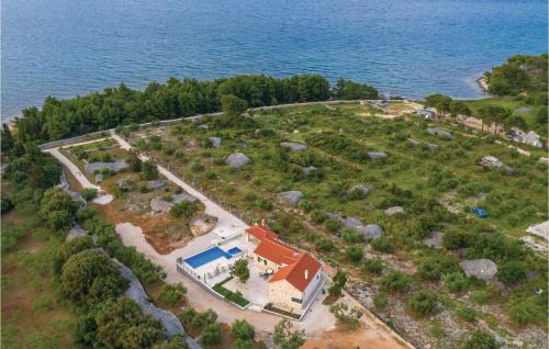 Supetar House | Amazing Home In Supetar