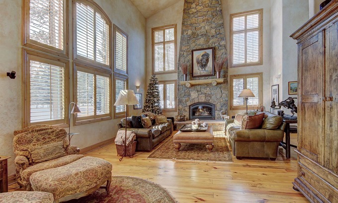 Christie Heights House | Amazing Mountain Home! XMAS 3 Night AVAIL Excellent Location. Early checkin.