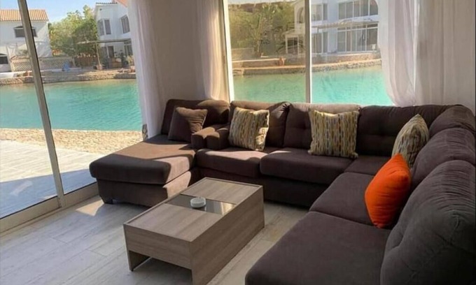 Al Mamsha El Seyahi Villa | Amazing seafront villa with private beach