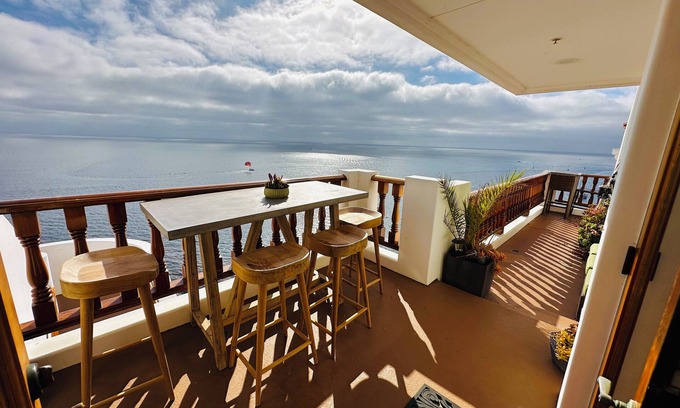 Avalon Villa | Amazing Views - Hamilton Cove Beachfront Villa with large wrap around balcony