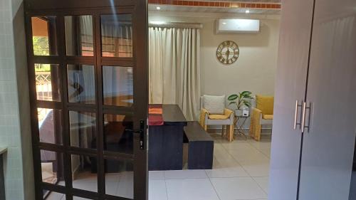 Francistown House | Ambré Guesthouse