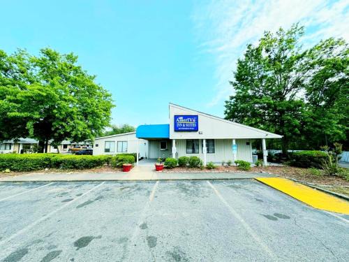Southern Pines Hotel | AmeriVu Inn & Suites-Extended stay Aberdeen