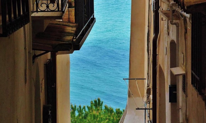 Latina Lido Apartment | [Among the alleys of Sperlonga] History, Sea and Relaxation