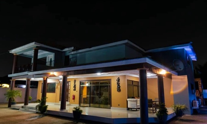 Pokuase House | Ampric GuestHouse and Lounge
