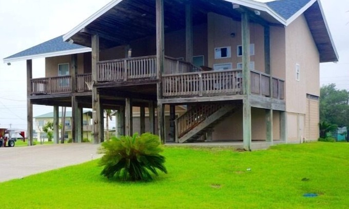 Port O Connor House | ANCHOR HOUSE Great Value Close to Beach in POC