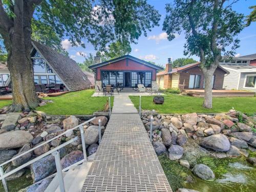 Orleans Villa | Anchors Away Cottage on Big Spirit Lake