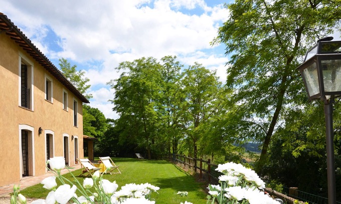 Corbara Cottage | ancient, restored villa in a farm house, private garden, pool in the farm