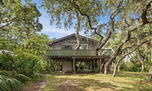 Cedar Key House | Annies Treehouse A Cozy Canopy Getaway in Cedar Key