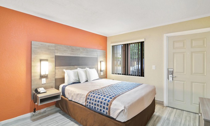Orlando Beach Hotel | Anthony's on the Beach