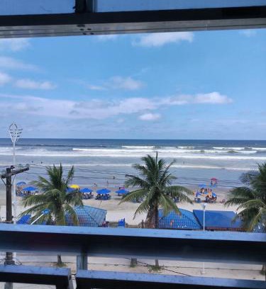 Mongagua Apartment | Apartamento pé na Areia com Garagem no Centro