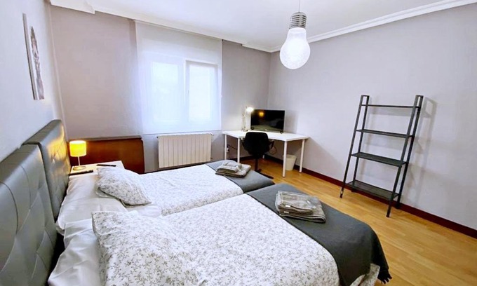La Corredoria y Ventanielles Apartment | Apartamentos Milán 1 wifi y parking gratuito