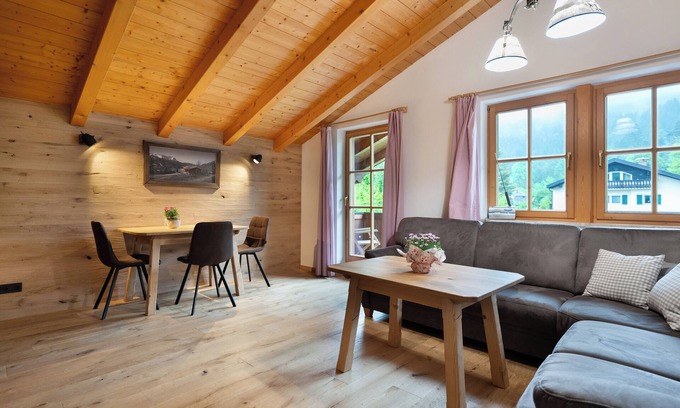 Sonnenbichl Apartment | Apartment 'Kramer' with Mountain View, Balcony and Wi-Fi