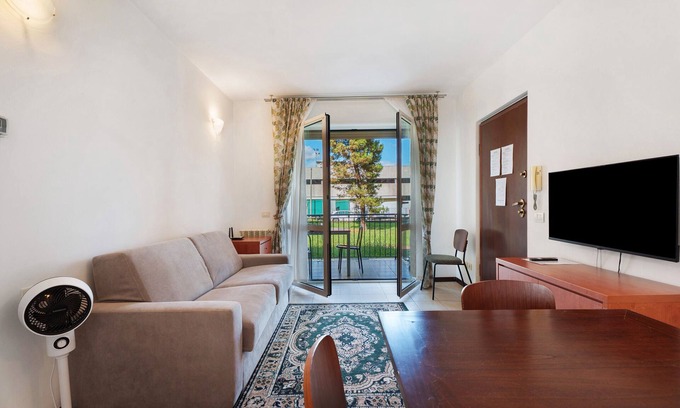 Lonate Pozzolo Apartment | Apartment '2' with Shared Garden, Balcony and Wi-Fi