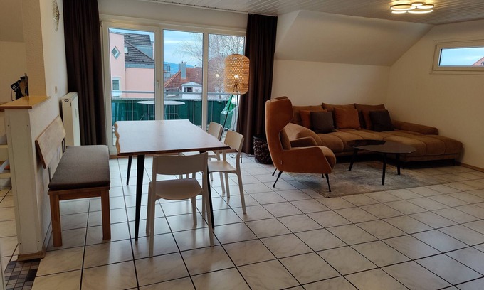 Hoyren Apartment | Apartment '5' with Lake View, Shared Terrace and Wi-Fi