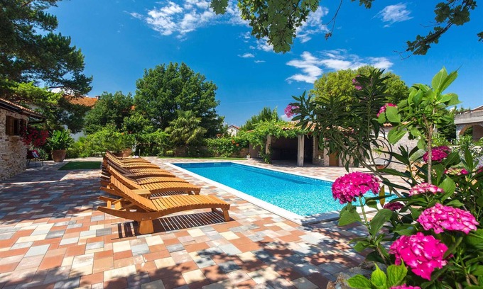 Milcetici Apartment | Apartment Antonia 4 with pool