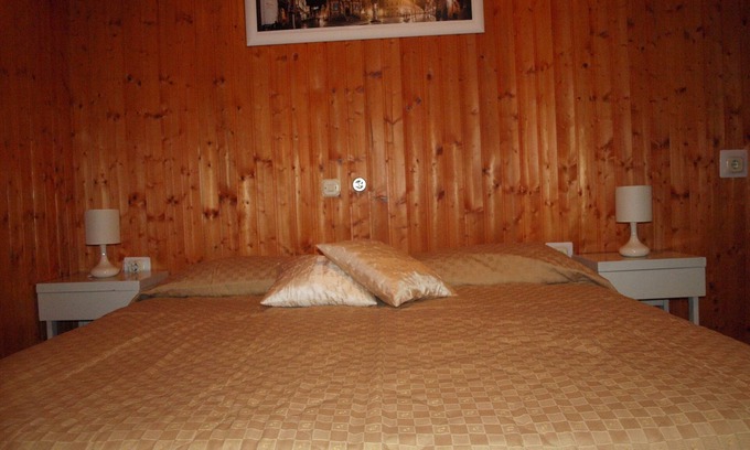 Popovici Apartment | APARTMENT BAULE WITH POOL