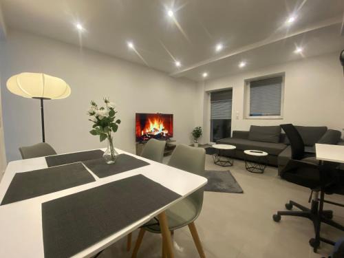 Bad Friedrichshall Apartment | Apartment Business Suite mit 2 Schlafzimmer & Parkplatz, Highspeed WLAN, Fußbodenheizung & Netflix Premium, Zentral zu Audi & Schwarz Gruppe