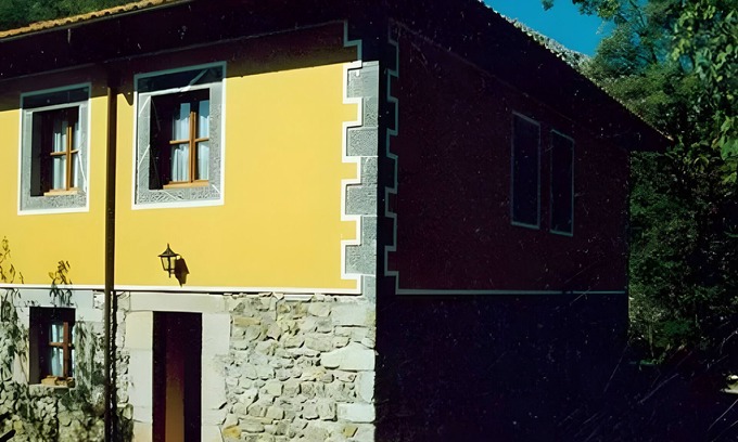 Arriondas House | Apartment 'Casa Collado Sto Tomas 2' with Mountain View and Shared Terrace