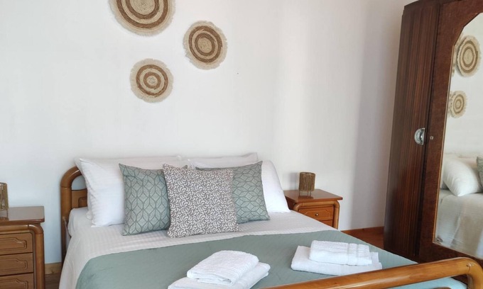 Exo Mouliana Apartment | Apartment 'Casa Mouliana' with Mountain View, Wi-Fi and Air Conditioning
