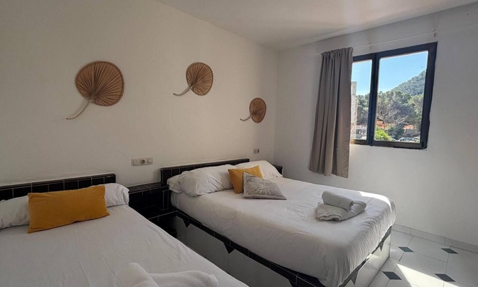 Portinatx Apartment | Apartment '5personas Vista Jardi4C' with Wi-Fi and Air Conditioning