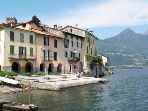 Santa Maria - Rezzonico Apartment | Apartment Gaetano by Interhome