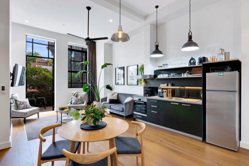 Geelong Apartment | Apartment Geelong Heritage Luxury Ground Floor Courtyard