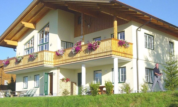 Schladming Apartment | Apartment 'Haus Rigl' with Mountain View, Private Terrace and Wi-Fi