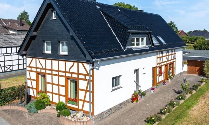 Schleiden Apartment | Apartment Hecken-Blick - Apartment shower and bath/WC, 2 bedrooms