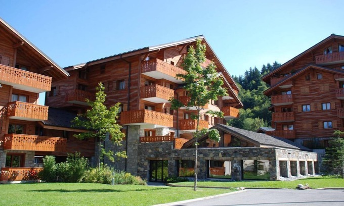 Les Carroz-d'Araches Cottage | Apartment Hermine - an apartment that sleeps 4 guests in 2 bedrooms