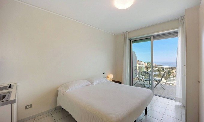 Sanremo Apartment | Apartment Hotel Modus Vivendi 406 with Sea View, Pool, Wi-Fi & Terrace