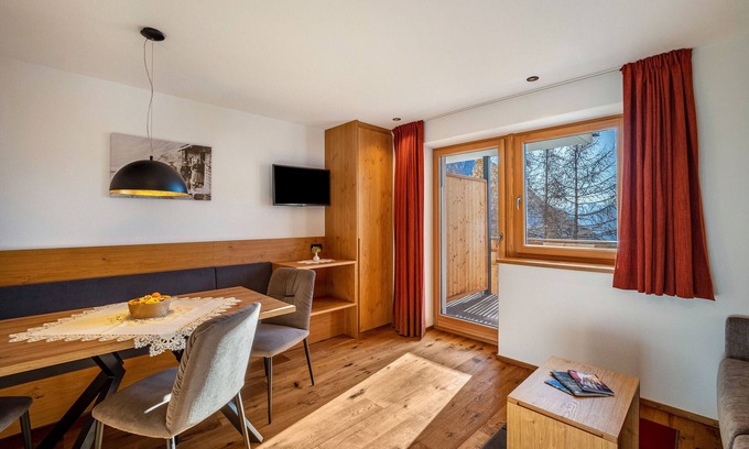 Acereto Apartment | Apartment 'Hubertus - Speikboden' with Mountain View, Private Terrace and Wi-Fi