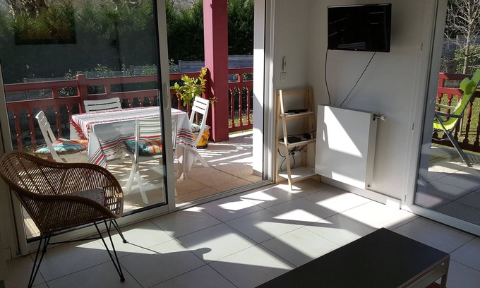 Behobie Apartment | Apartment in a quiet residence