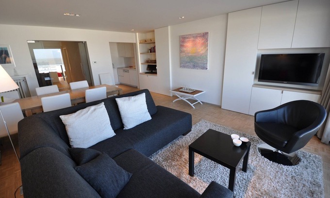 Knokke Apartment | Apartment in Duinbergen by Sailing Club