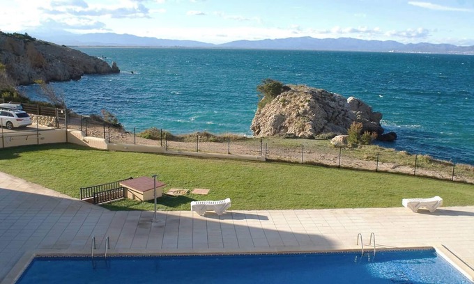 Aiguablava Apartment | Apartment in illa Mateua/next to Montgó cove, La Escala (Costa Brava/Gerona).