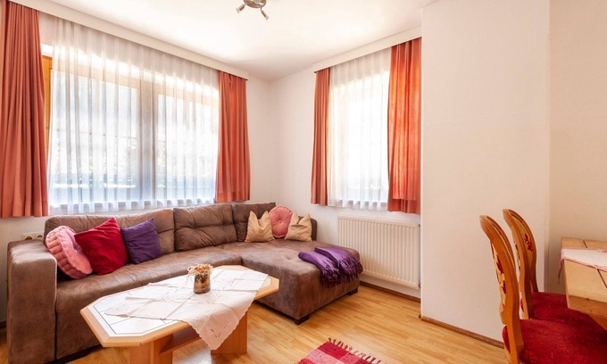 Finkenberg Apartment | Apartment in Mayrhofen near Penkenbahn Cable Car