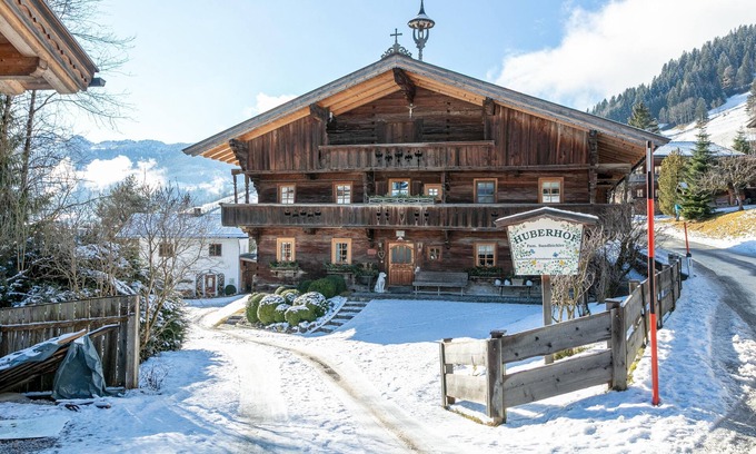 Oberau Wildschonau Apartment | Apartment in rustic farmhouse, close to ski bus