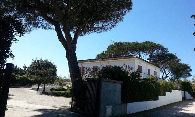 Minturno Apartment | Apartment in Villa VALENTINI, Seafront, Gulf of Gaeta parking included