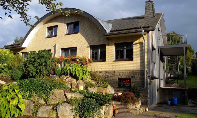 Weverce Apartment | Apartment in Weywertz with Private Garden