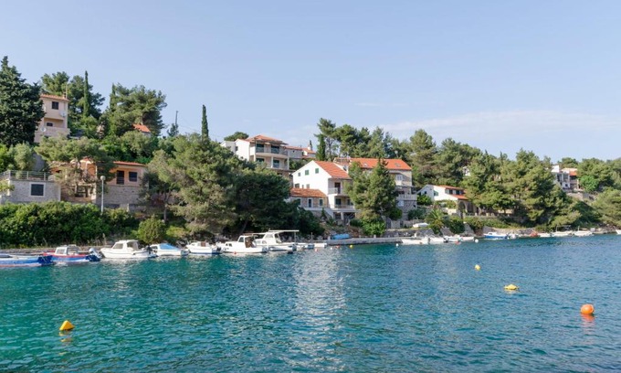 Cove Basina (Jelsa) Apartment | Apartment Ivo