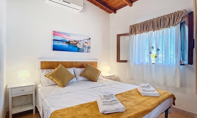 Montincello Apartment | Apartment 'La Mignola - Trilo 4' with Shared Garden, Wi-Fi and Air Conditioning