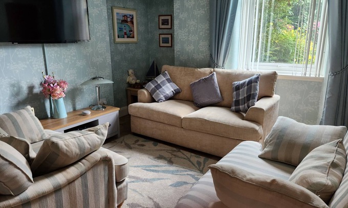 Largs Apartment | Apartment - Largs - Sleeps 4 - Pet Friendly