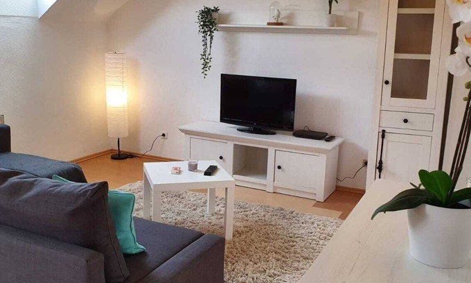 Duissern Apartment | Apartment Leo near train station and city