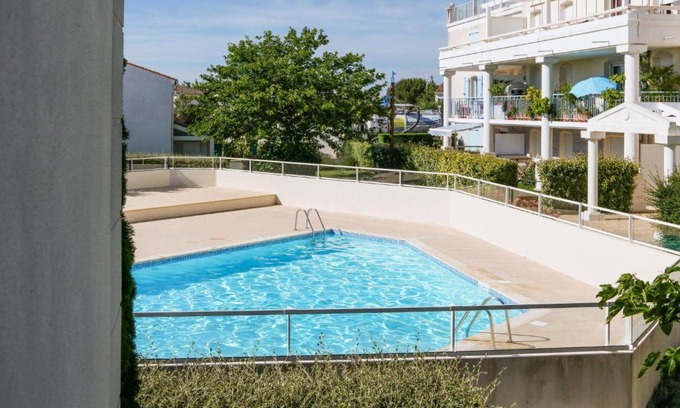 Vaux-sur-Mer Apartment | Apartment Les Hautes Folies-8 by Interhome
